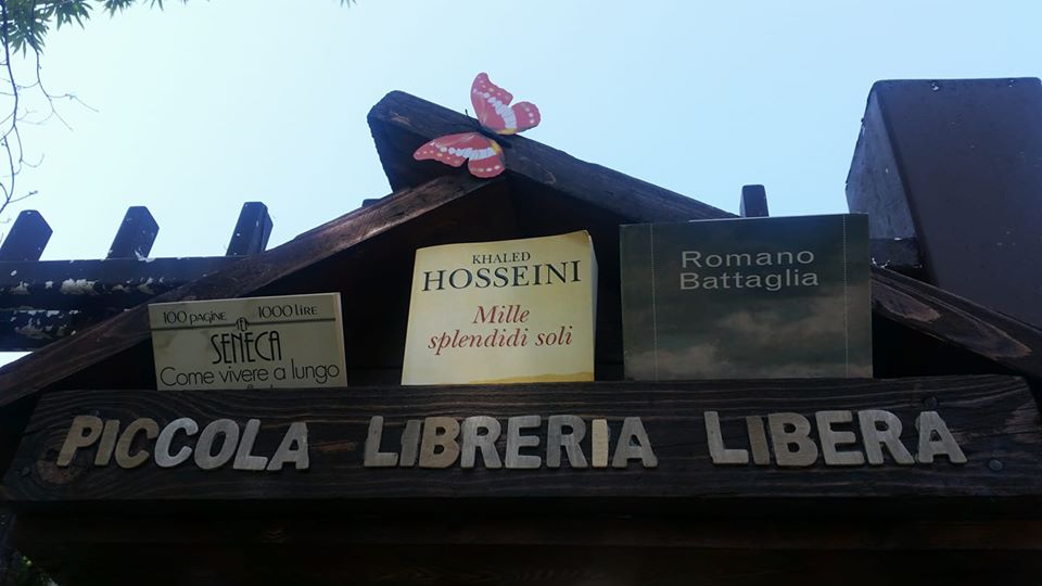 Adolescenti-e-lettura-piccola-libreria-libera